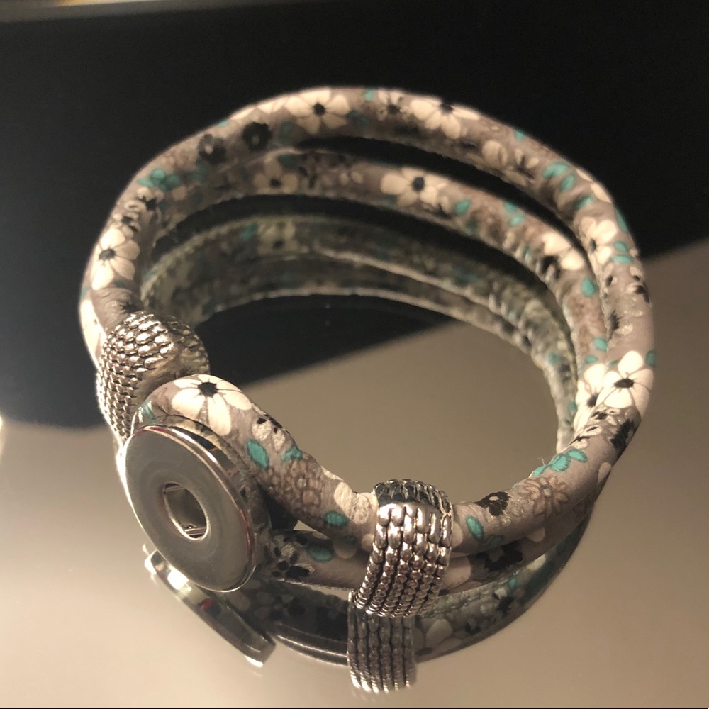 Noose style Snap bracelet for 18mm snaps.